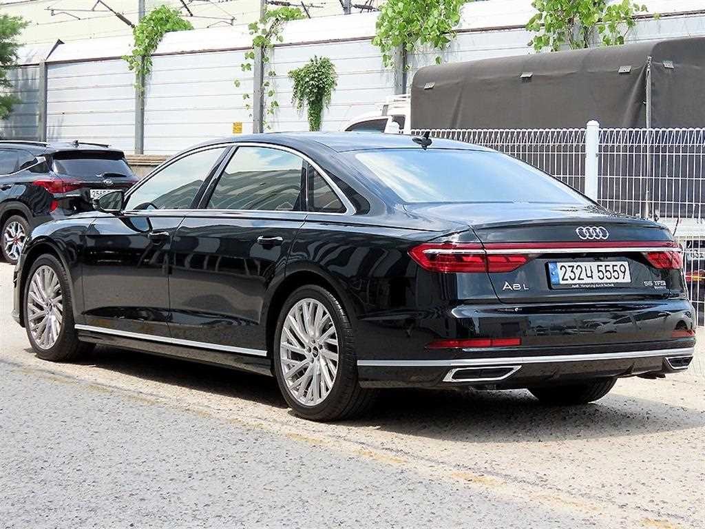 아우디 A8 A8 (D5) 55 TFSI 콰트로 LWB 기본형 이미지 3