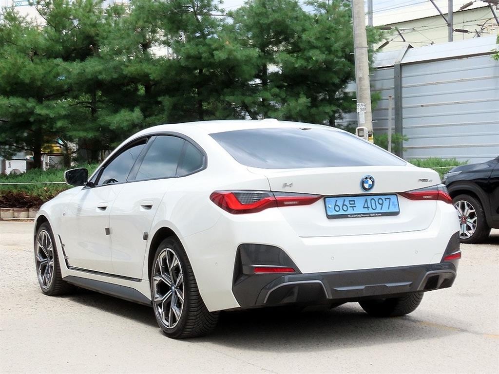 BMW i4 eDrive 40 M 스포츠 이미지 3