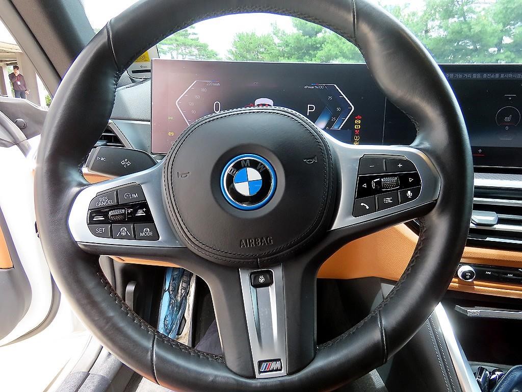 BMW i4 eDrive 40 M 스포츠 이미지 8