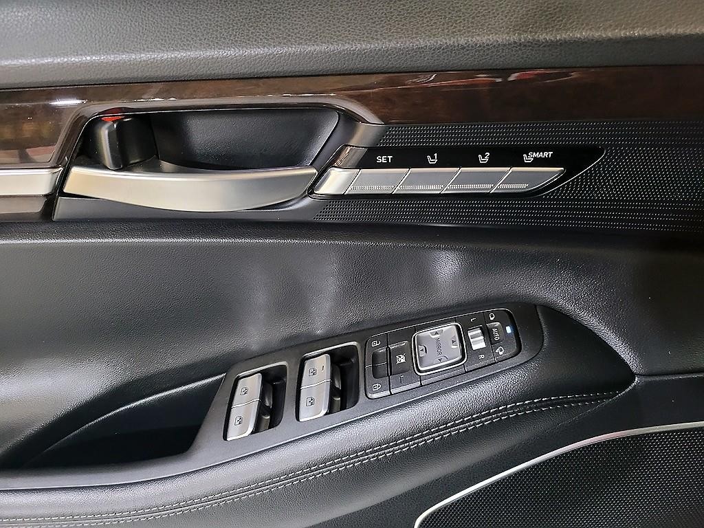 제네시스 EQ900 3.8 GDI AWD 프리미엄 럭셔리 이미지 13