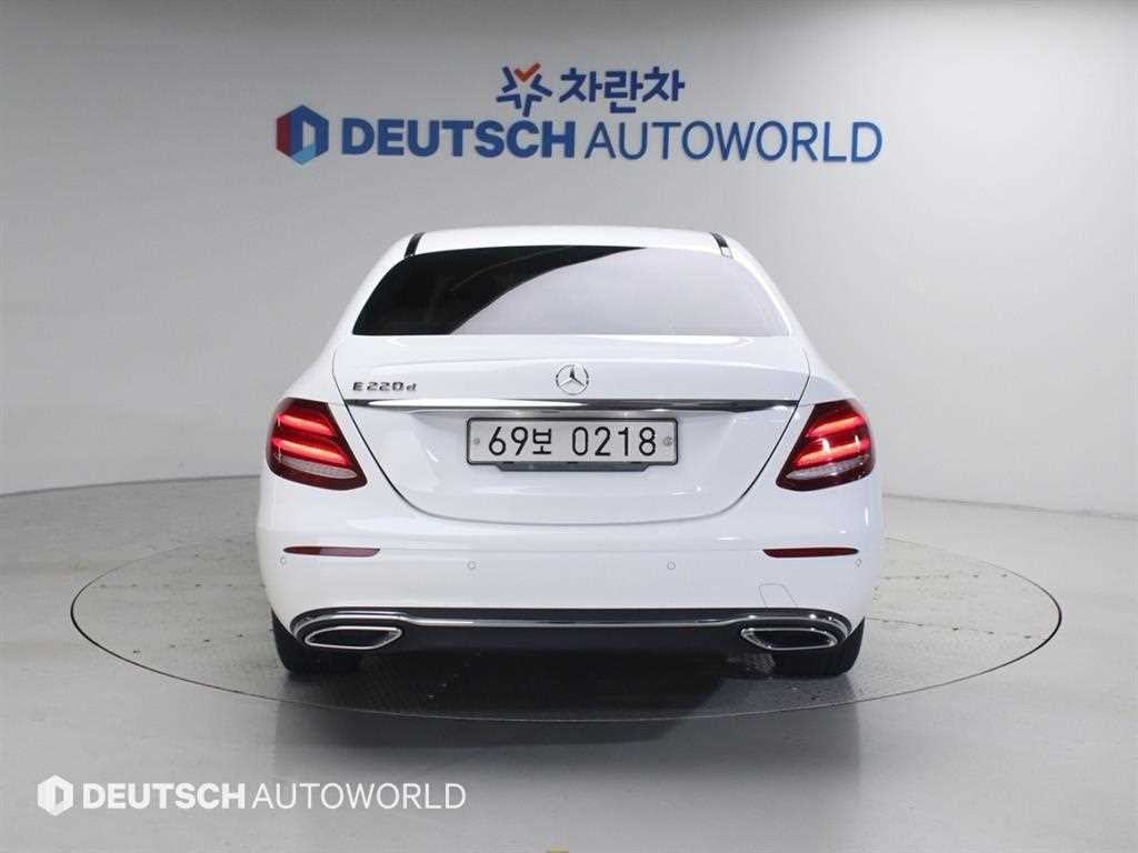벤츠 E 클래스 E-클래스 W213 E220d 익스클루시브 이미지 4