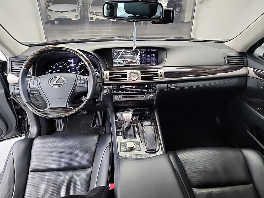 렉서스 LS LS460 AWD 이미지 7