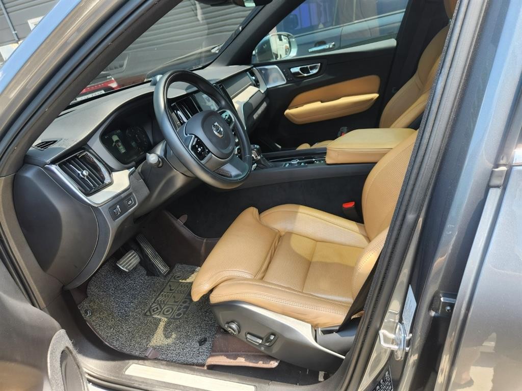 볼보 XC60 XC60(2세대) D5 AWD 인스크립션 이미지 11