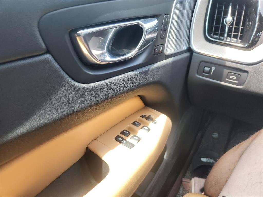 볼보 XC60 XC60(2세대) D5 AWD 인스크립션 이미지 14