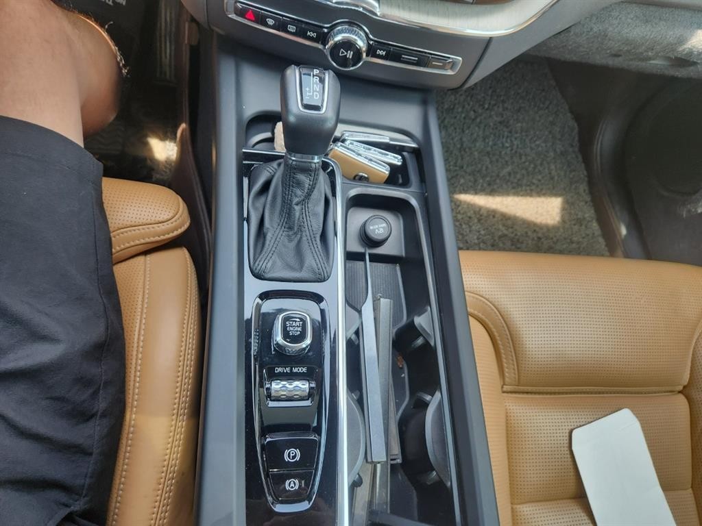 볼보 XC60 XC60(2세대) D5 AWD 인스크립션 이미지 15