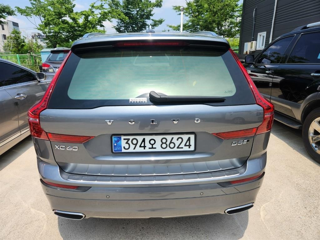 볼보 XC60 XC60(2세대) D5 AWD 인스크립션 이미지 2