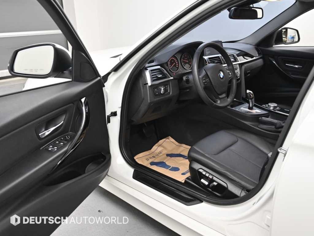 BMW 3시리즈 3시리즈 (F30) 320d 이미지 11
