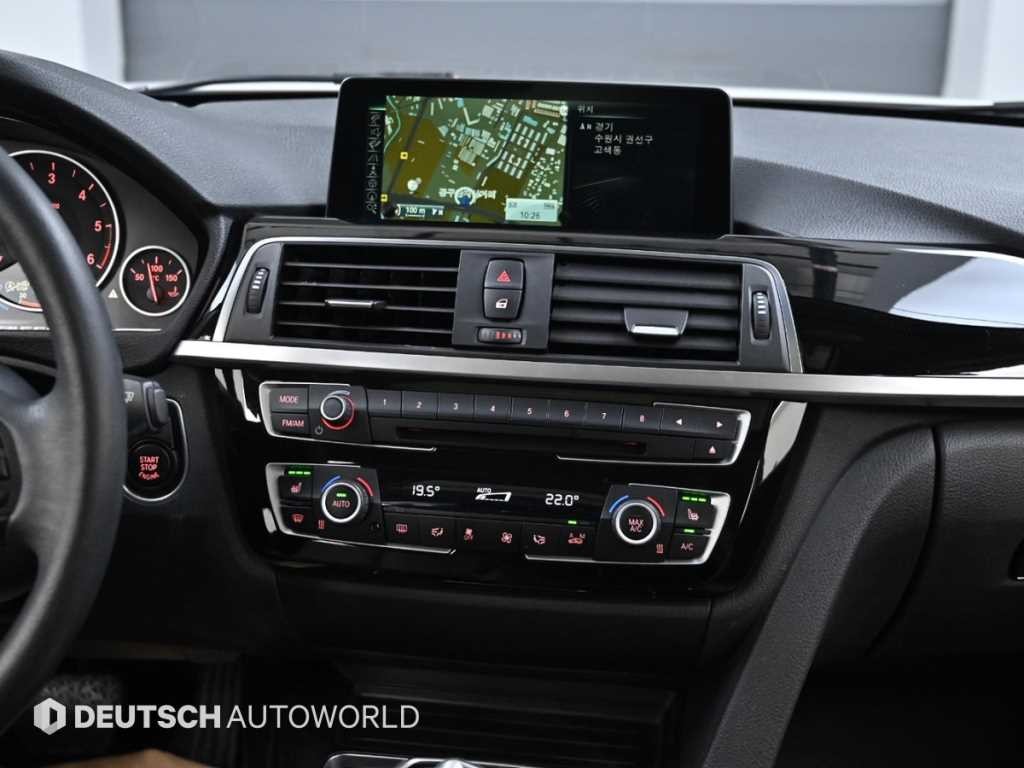 BMW 3시리즈 3시리즈 (F30) 320d 이미지 14