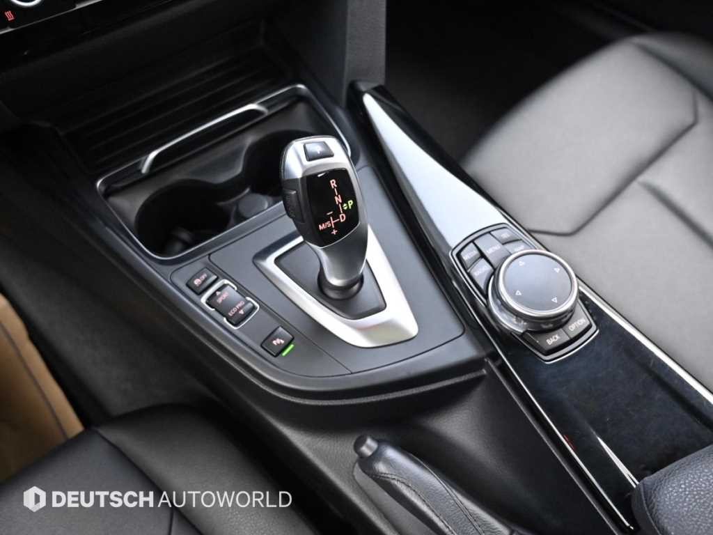 BMW 3시리즈 3시리즈 (F30) 320d 이미지 9