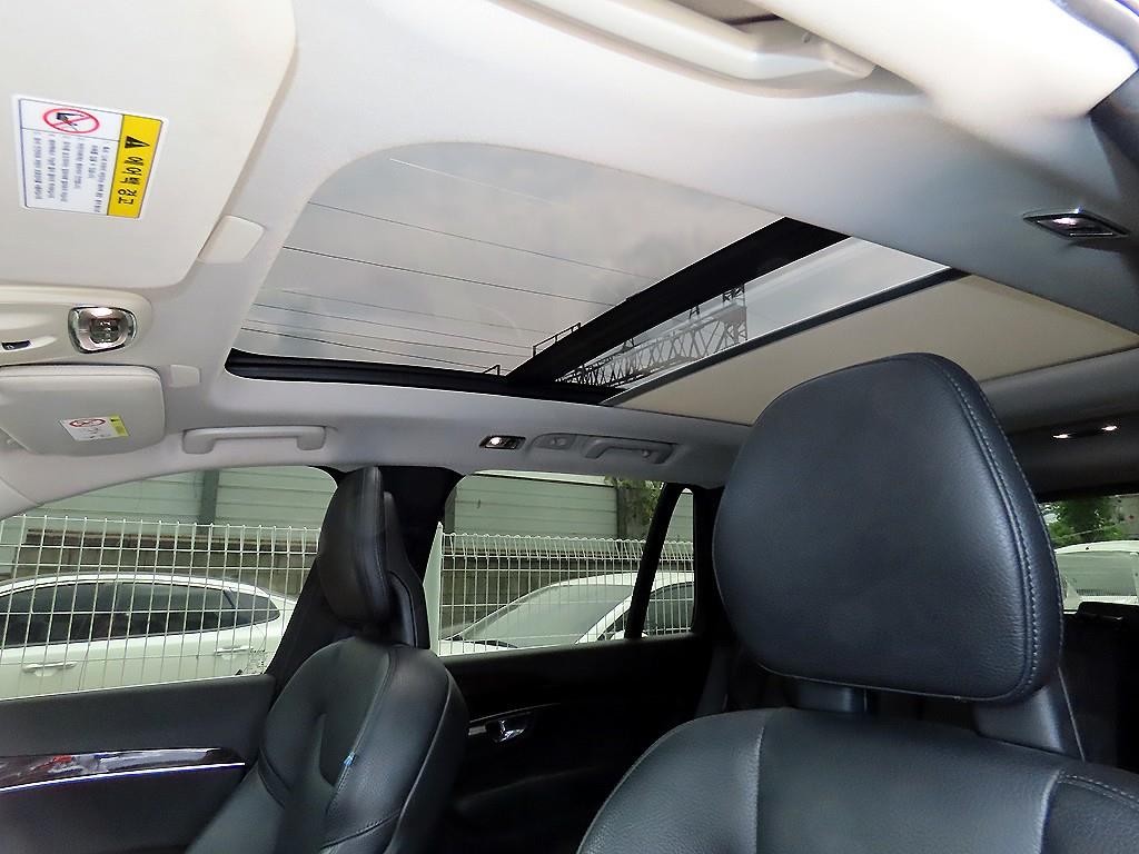 볼보 XC90 XC90 2세대 2.0 D5 AWD 모멘텀 이미지 16