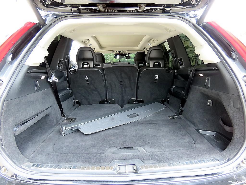 볼보 XC90 XC90 2세대 2.0 D5 AWD 모멘텀 이미지 17