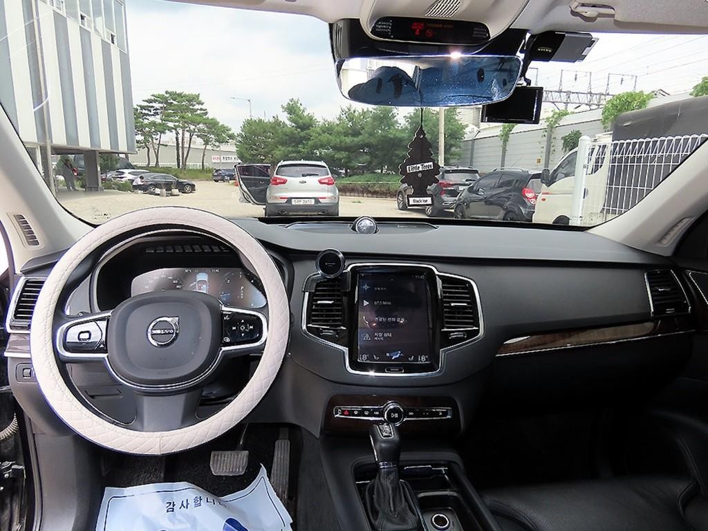 볼보 XC90 XC90 2세대 2.0 D5 AWD 모멘텀 이미지 7