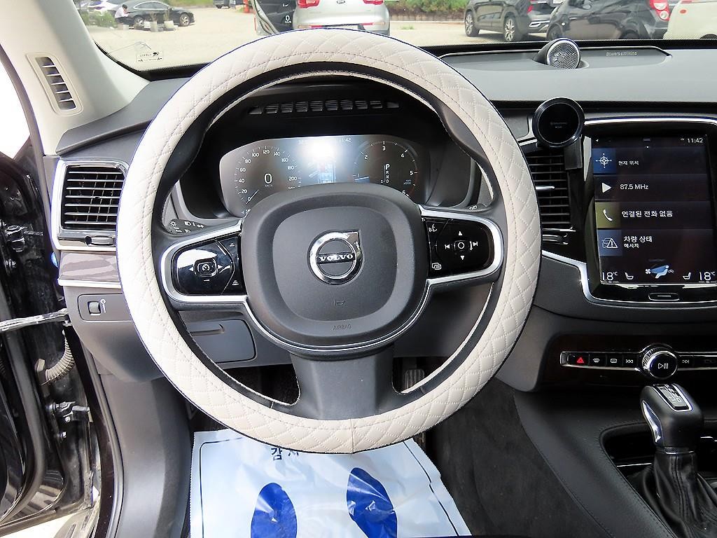볼보 XC90 XC90 2세대 2.0 D5 AWD 모멘텀 이미지 8