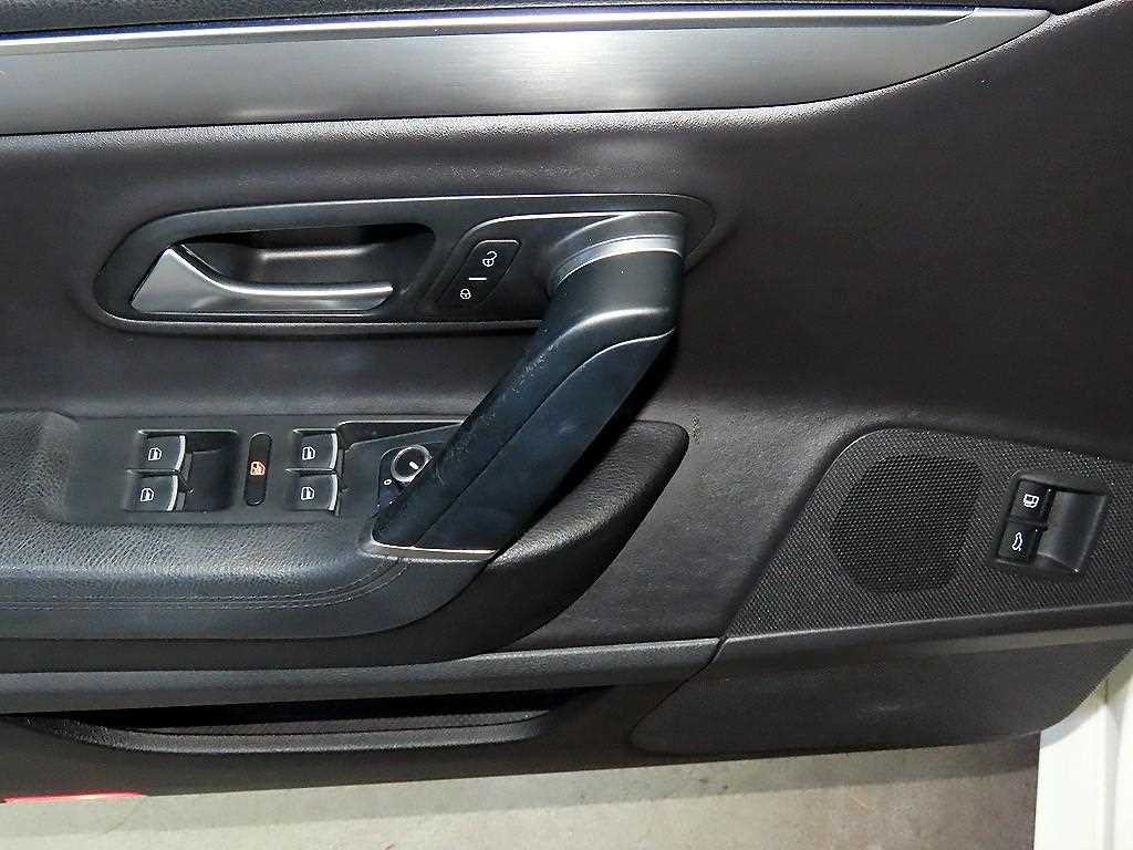폭스바겐 CC 뉴 CC 2.0 TDI 블루모션 R라인 이미지 13