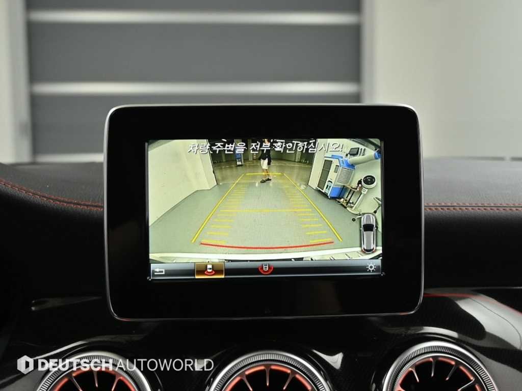 벤츠 GLA 클래스 GLA클래스 X156 GLA45 AMG 4MATIC 이미지 15