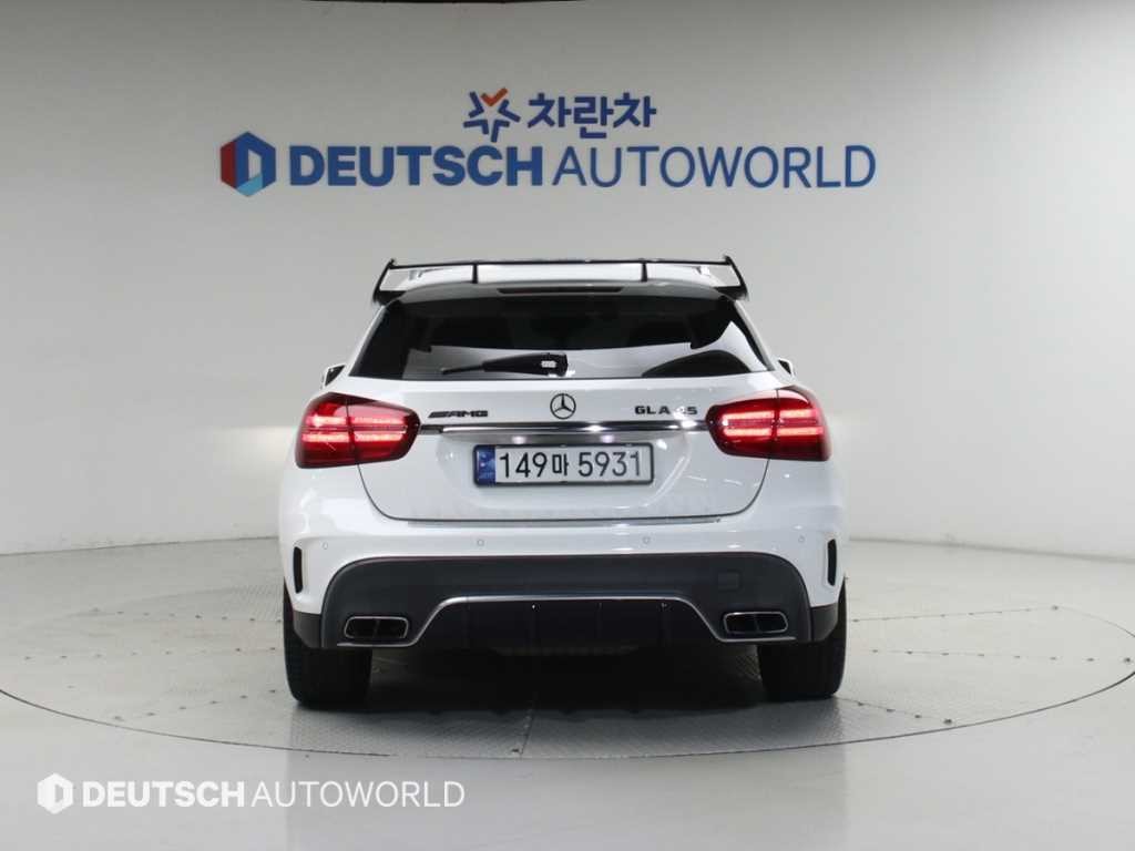 벤츠 GLA 클래스 GLA클래스 X156 GLA45 AMG 4MATIC 이미지 4