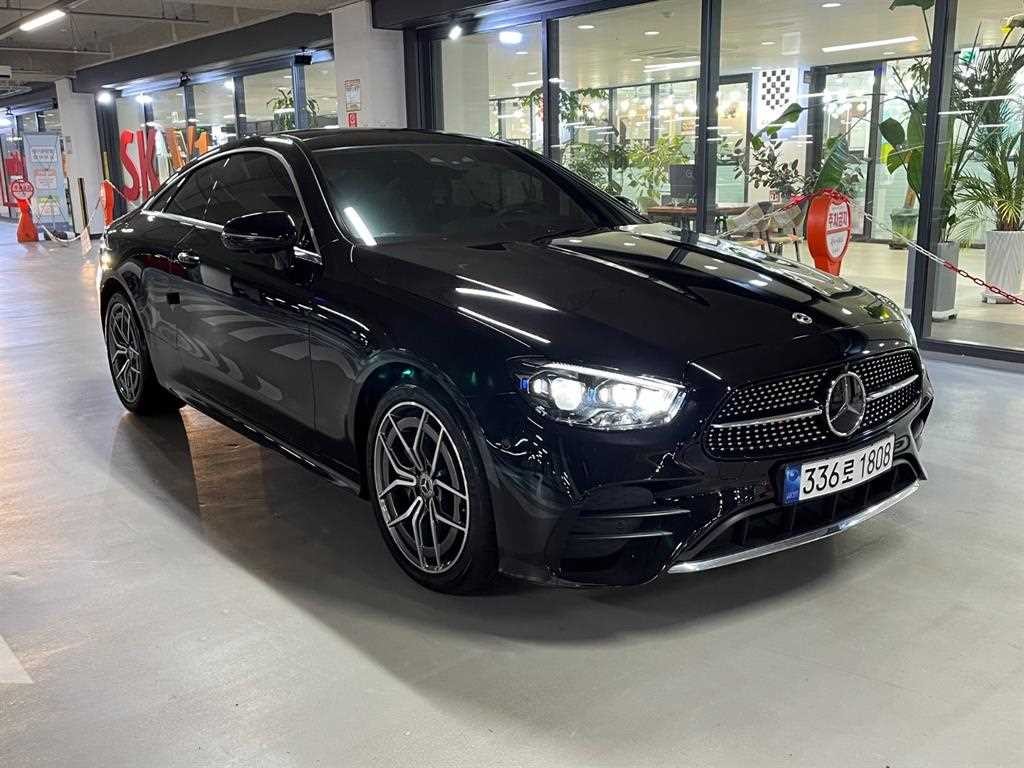 벤츠 E 클래스 E-클래스 W213 E300d 4MATIC 쿠페 이미지 1