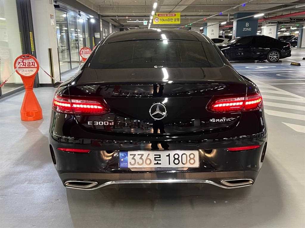 벤츠 E 클래스 E-클래스 W213 E300d 4MATIC 쿠페 이미지 5