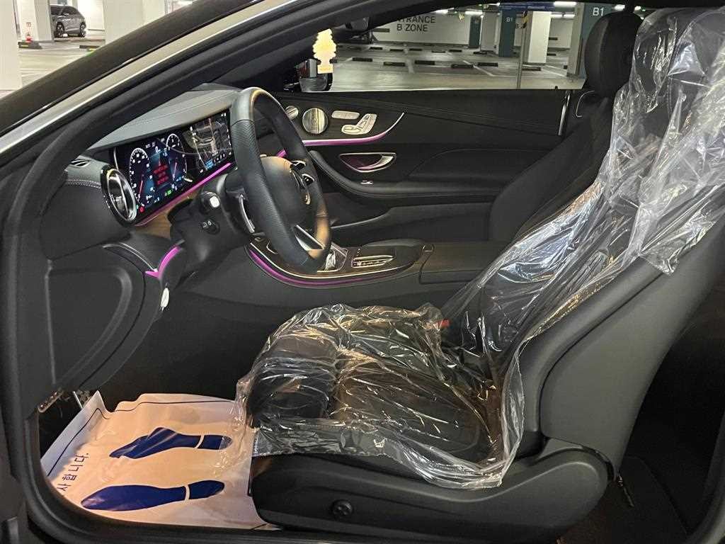 벤츠 E 클래스 E-클래스 W213 E300d 4MATIC 쿠페 이미지 7
