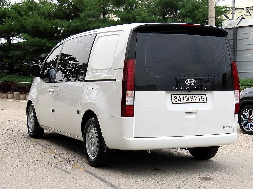 현대 스타리아 2WD 디젤 카고 스마트 5인승 이미지 3
