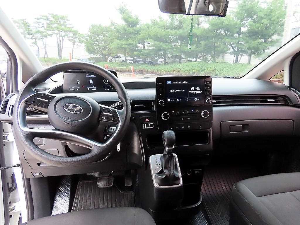 현대 스타리아 2WD 디젤 카고 스마트 5인승 이미지 7