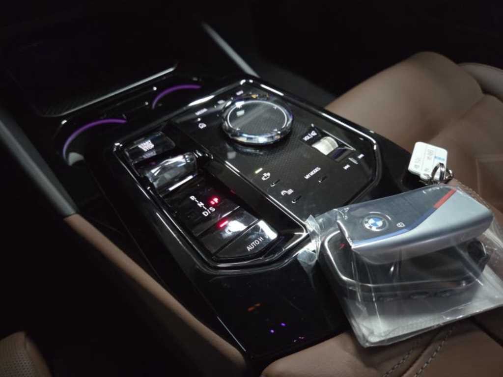 BMW 5시리즈 5시리즈 (G60) 530i xDrive M 스포츠 이미지 12