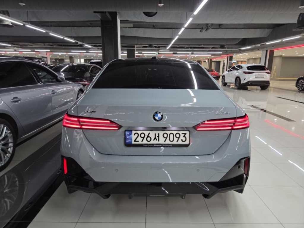 BMW 5시리즈 5시리즈 (G60) 530i xDrive M 스포츠 이미지 3
