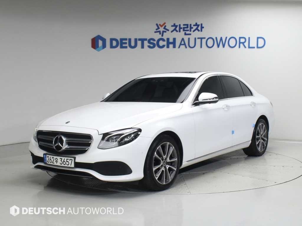 벤츠 E 클래스 E-클래스 W213 E300 4MATIC 아방가르드 이미지 1