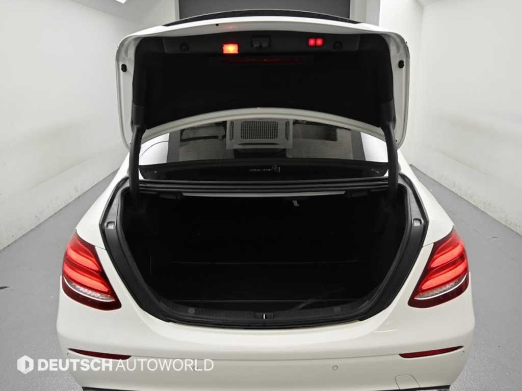 벤츠 E 클래스 E-클래스 W213 E300 4MATIC 아방가르드 이미지 19