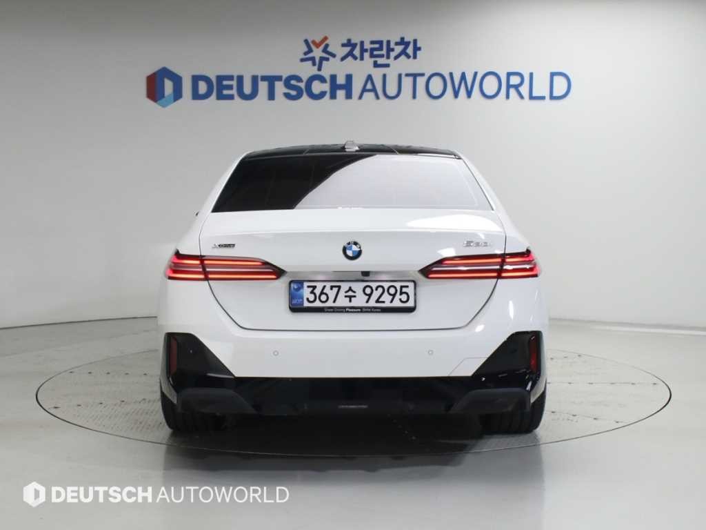 BMW 5시리즈 5시리즈 (G60) 530i xDrive M 스포츠 이미지 4