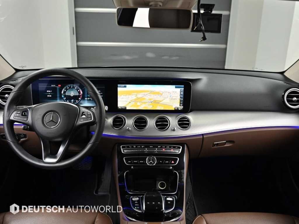 벤츠 E 클래스 E-클래스 W213 E300 AMG LINE 이미지 7