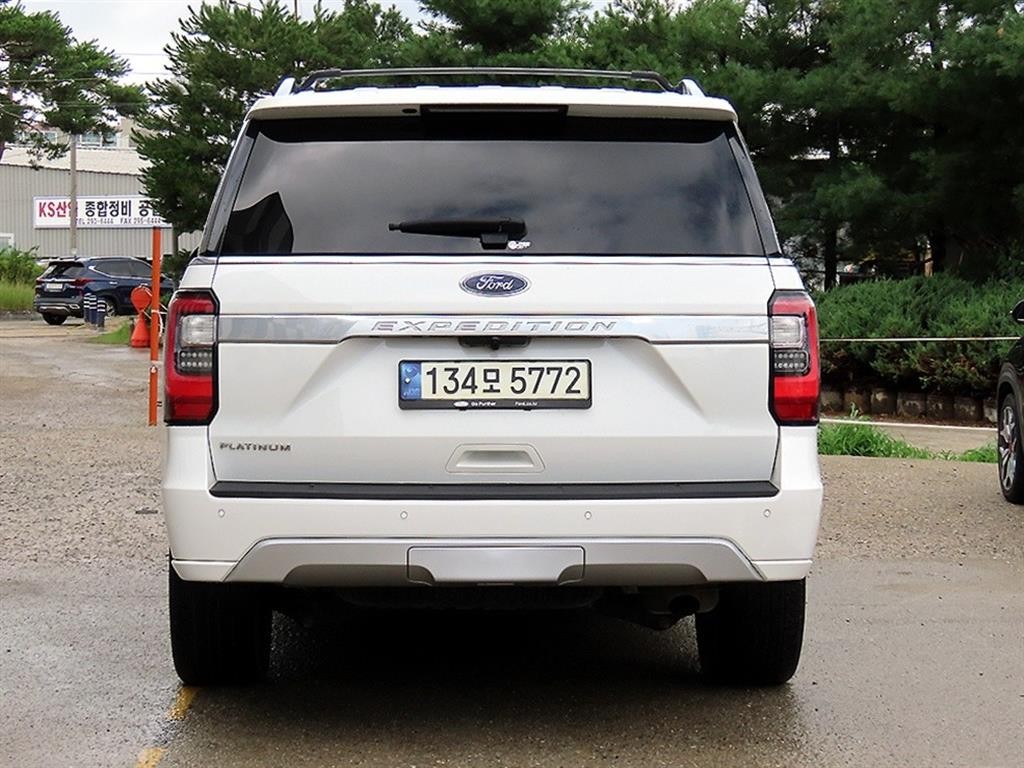 포드 익스피디션 3.5 EcoBoost Platinum 이미지 4