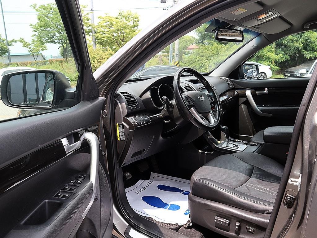 기아 쏘렌토 쏘렌토 R 디젤 2WD 2.0 TLX 프리미엄 이미지 6