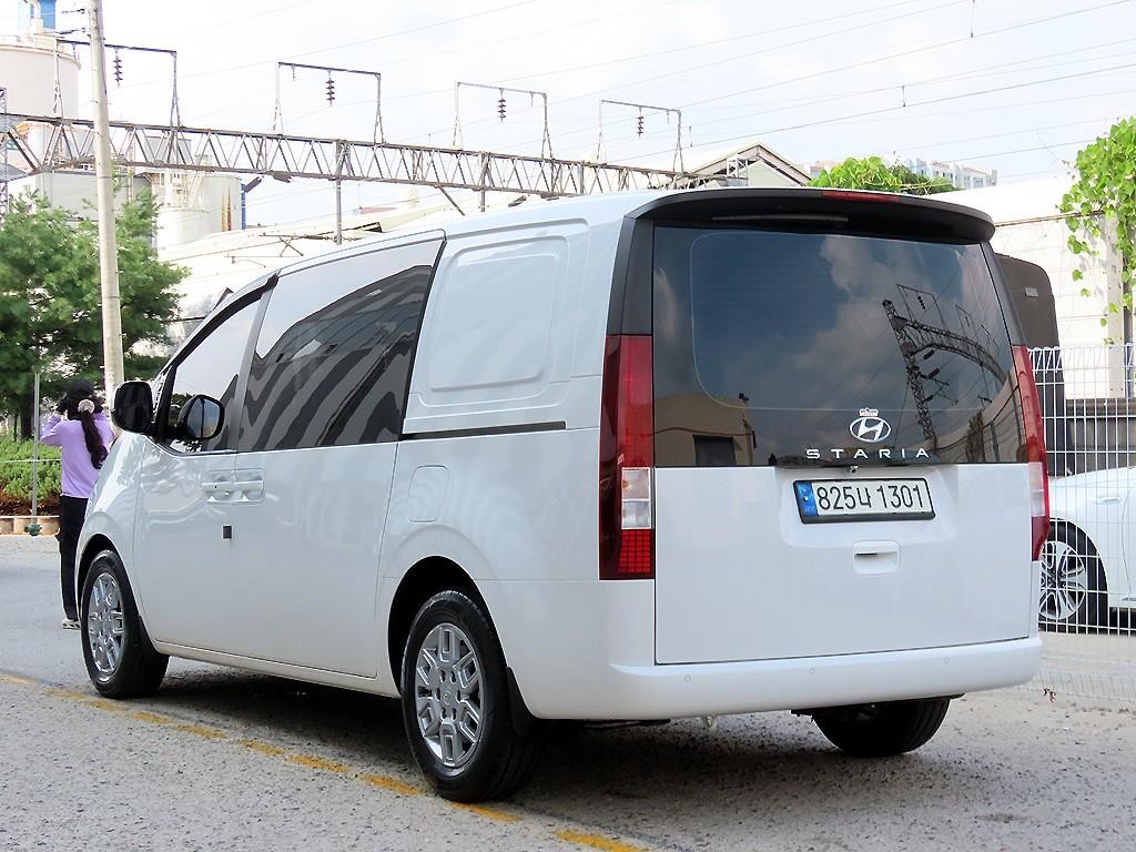 현대 스타리아 2WD 디젤 카고 모던 5인승 이미지 3