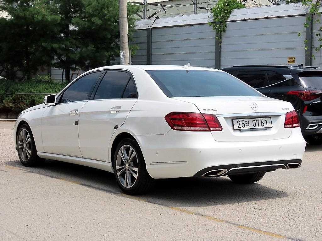 벤츠 E 클래스 E-클래스 W212 E220 블루텍 아방가르드 이미지 3