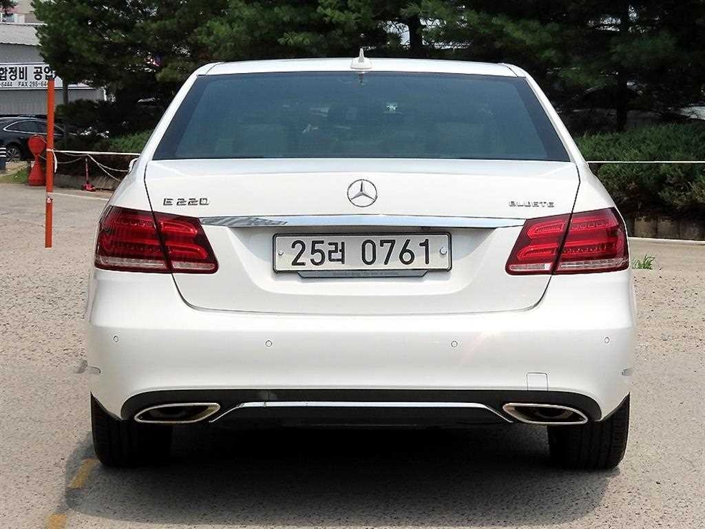 벤츠 E 클래스 E-클래스 W212 E220 블루텍 아방가르드 이미지 4