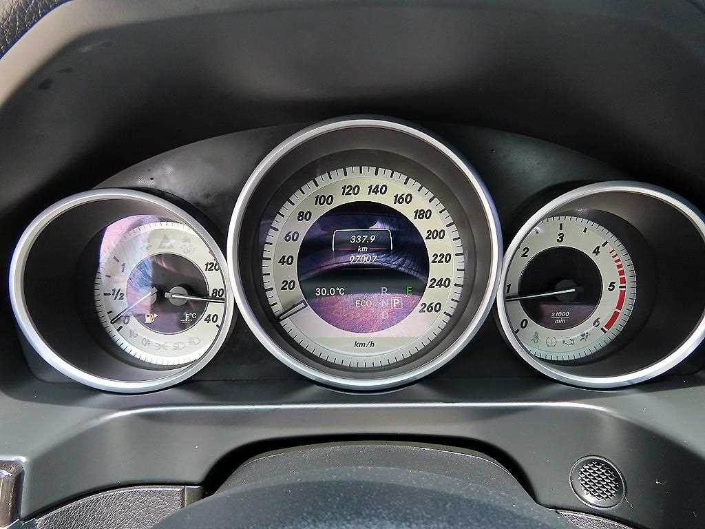 벤츠 E 클래스 E-클래스 W212 E220 블루텍 아방가르드 이미지 9