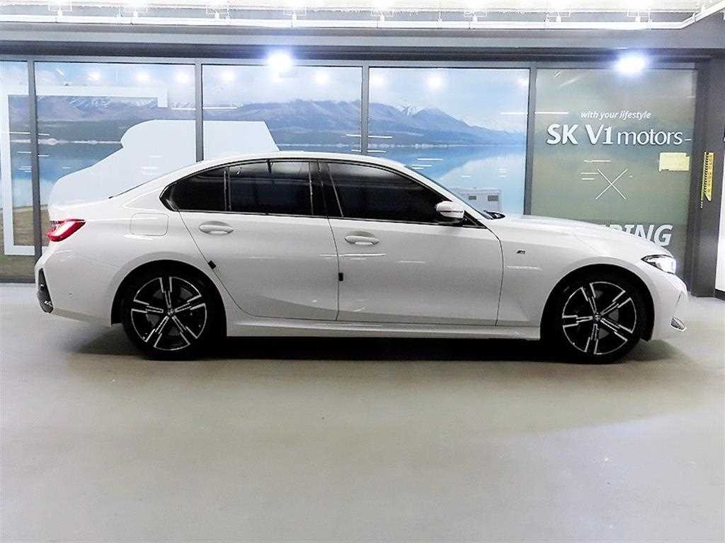BMW 3시리즈 3시리즈 (G20) 320i M 스포츠 이미지 3