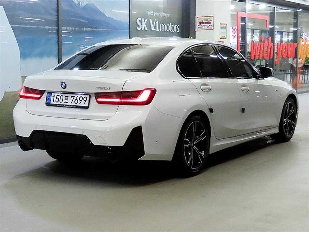 BMW 3시리즈 3시리즈 (G20) 320i M 스포츠 이미지 4