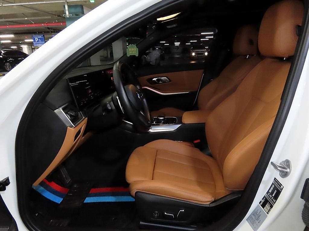 BMW 3시리즈 3시리즈 (G20) 320i M 스포츠 이미지 6