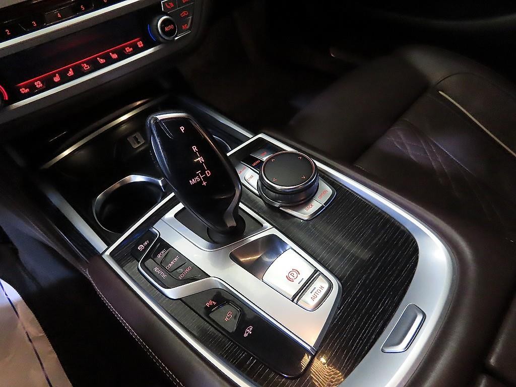 BMW 7시리즈 7시리즈 (G11) 740d xDrive M 스포츠 이미지 12