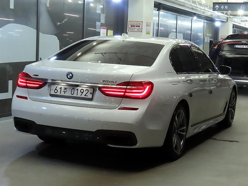 BMW 7시리즈 7시리즈 (G11) 740d xDrive M 스포츠 이미지 4