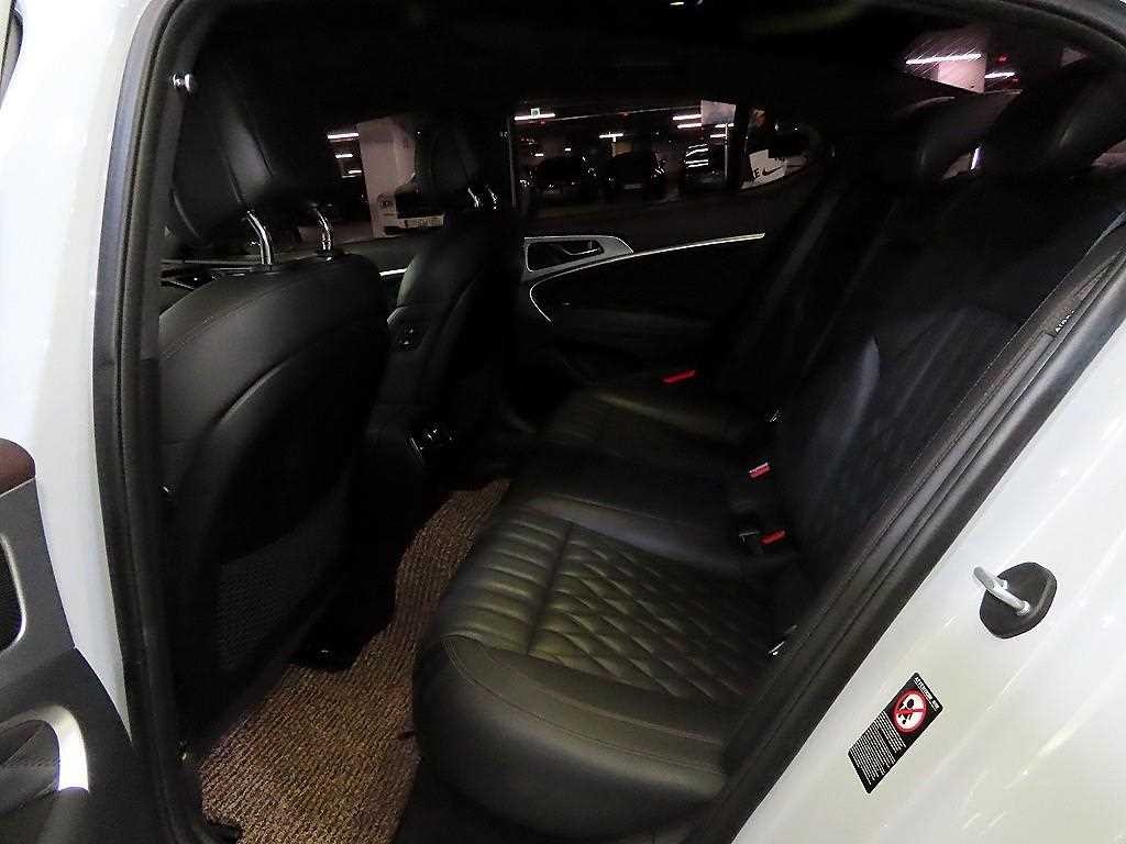 제네시스 G70 2.2D AWD 엘리트 이미지 7