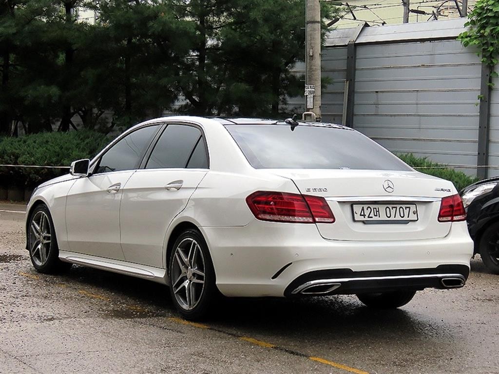 벤츠 E 클래스 E-클래스 W212 E350 블루텍 4MATIC 이미지 3