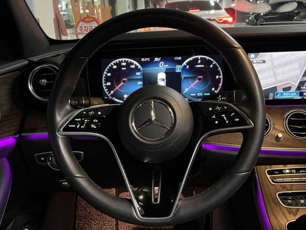 벤츠 E 클래스 E-클래스 W213 E220d 4MATIC 익스클루시브 이미지 11