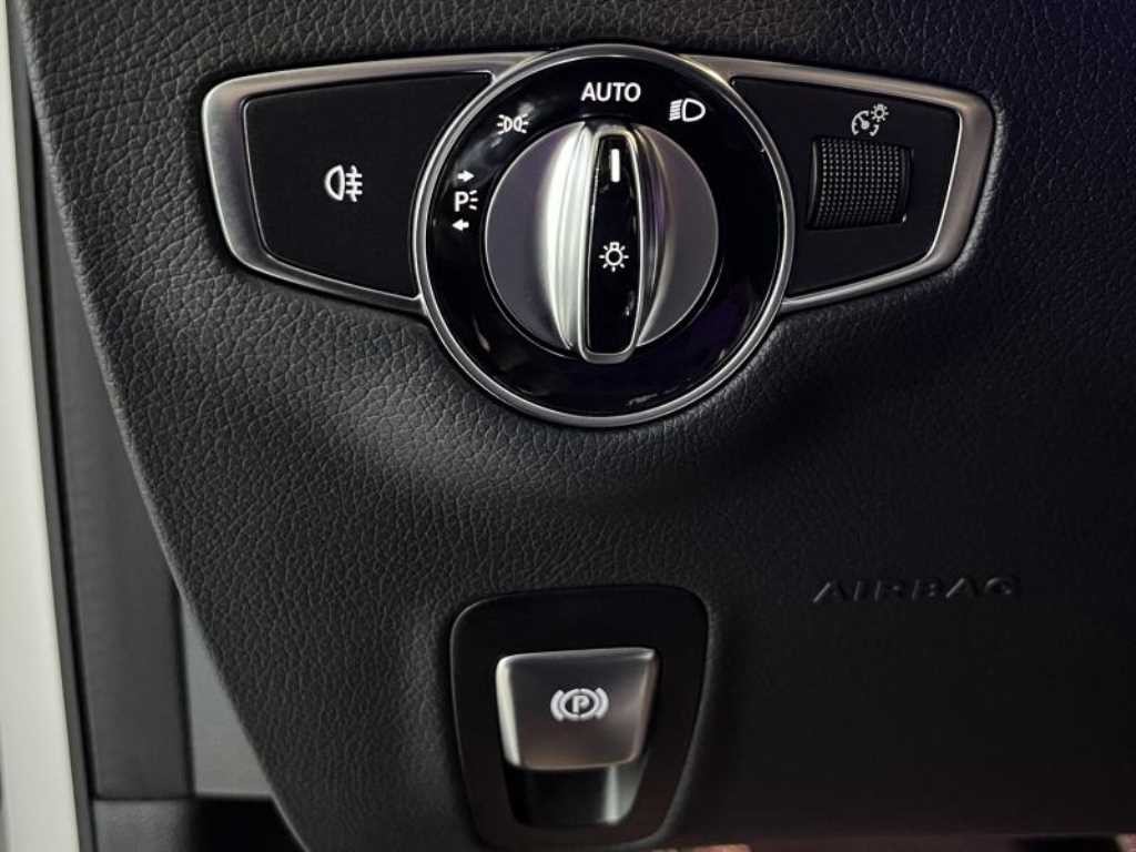 벤츠 E 클래스 E-클래스 W213 E220d 4MATIC 익스클루시브 이미지 14