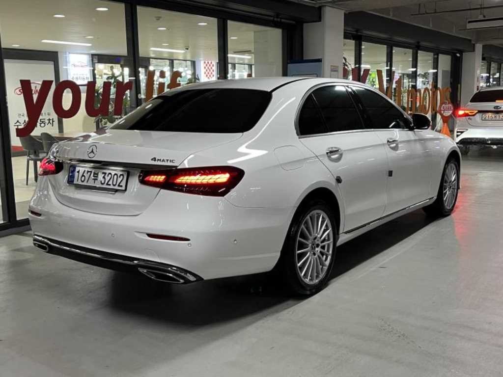 벤츠 E 클래스 E-클래스 W213 E220d 4MATIC 익스클루시브 이미지 4