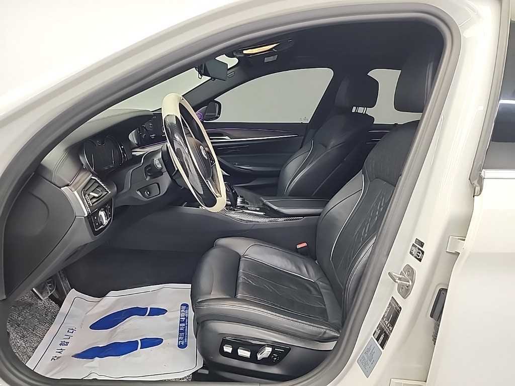 BMW 5시리즈 5시리즈 (G30) 530i M 스포츠 플러스 이미지 11