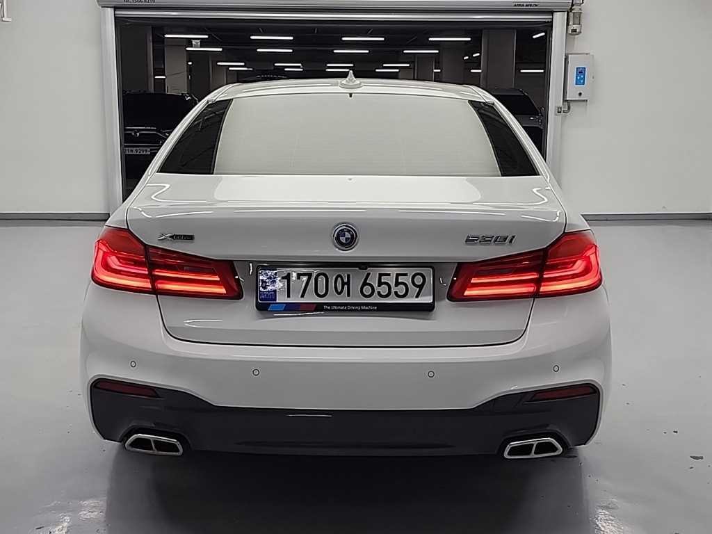 BMW 5시리즈 5시리즈 (G30) 530i M 스포츠 플러스 이미지 3