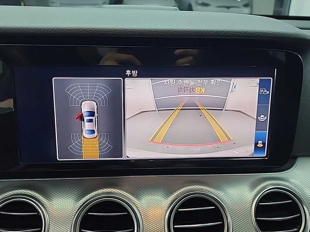 벤츠 E 클래스 E-클래스 W213 E300 아방가르드 이미지 16